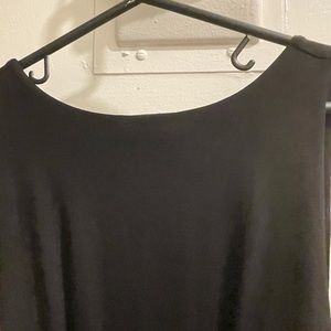 Black sleeveless dress